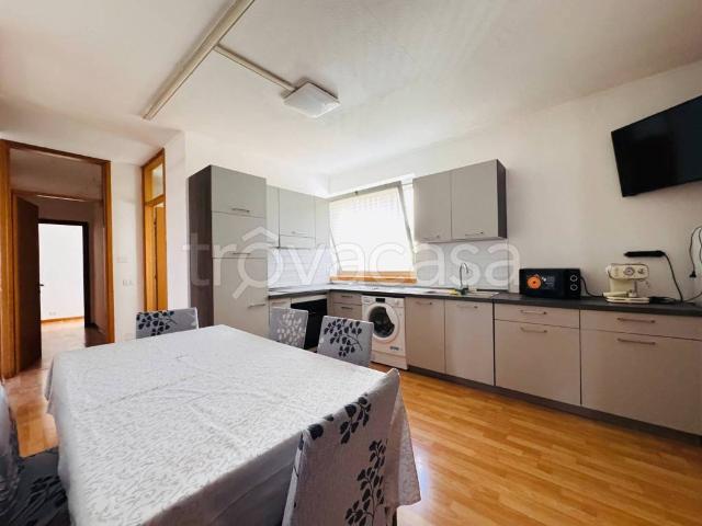 Vendesi appartamento a Udine via Forni di Sotto, 38, Volontari Planis