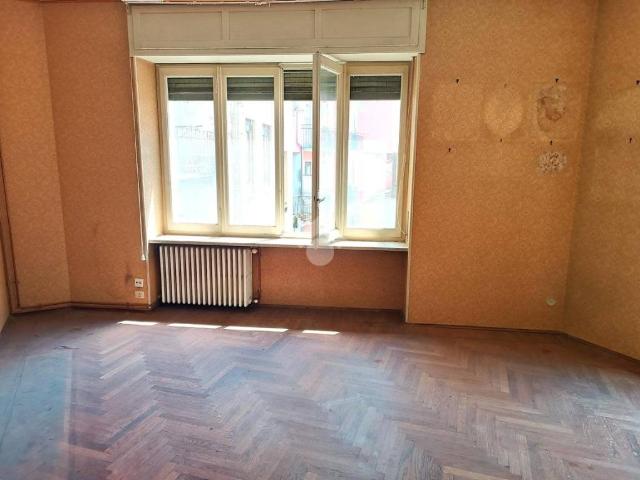 Vendesi appartamento a Valdilana via Batur