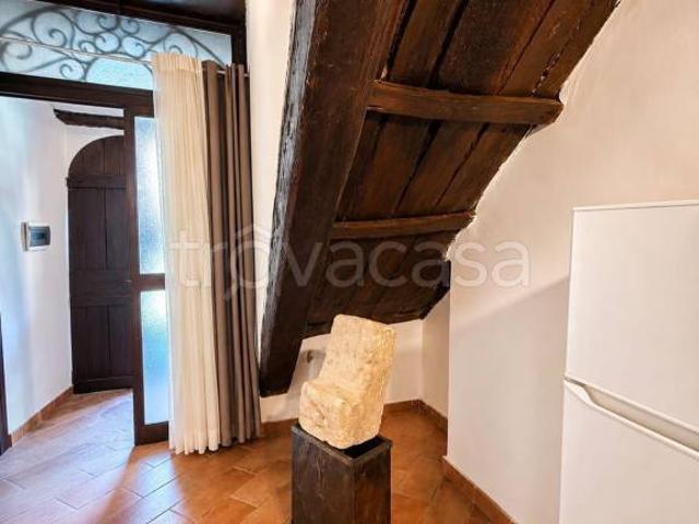 Vendesi appartamento a Valentano