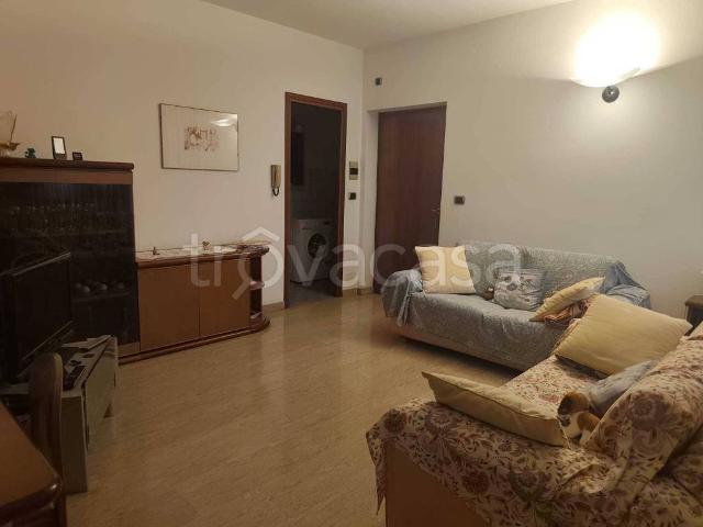 Vendesi appartamento a Venaria Reale via c. Pavese, 23