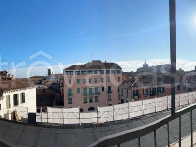 Vendesi appartamento a Venezia, Santi Apostoli San Canciano