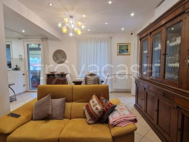 Vendesi appartamento a Viareggio via volpi, 55