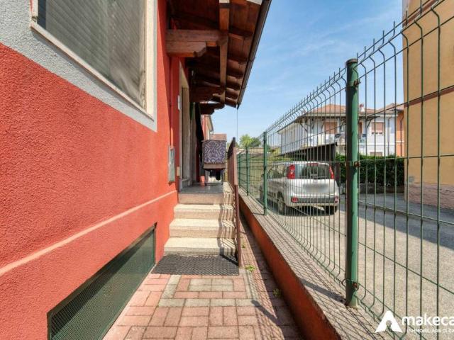 Vendesi appartamento a Vizzolo Predabissi via della chiesa, 11