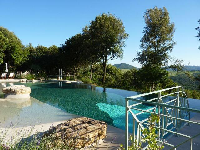 Vendesi appartamento con una camera in complesso con piscina. 48m² Gambassi Terme
