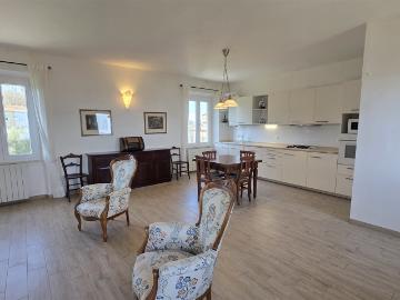 Vendesi bellissimo appartamento panoramico nella prima perif. 80m² Volterra