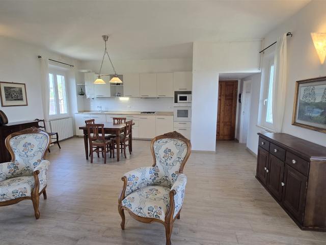 Vendesi bellissimo appartamento panoramico nella prima perif. 80m² Volterra