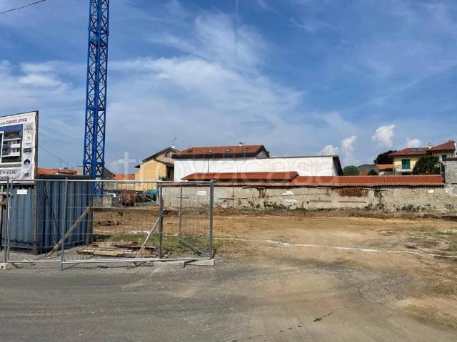 Vendesi bilocale a Carate Brianza via Filippo Neri