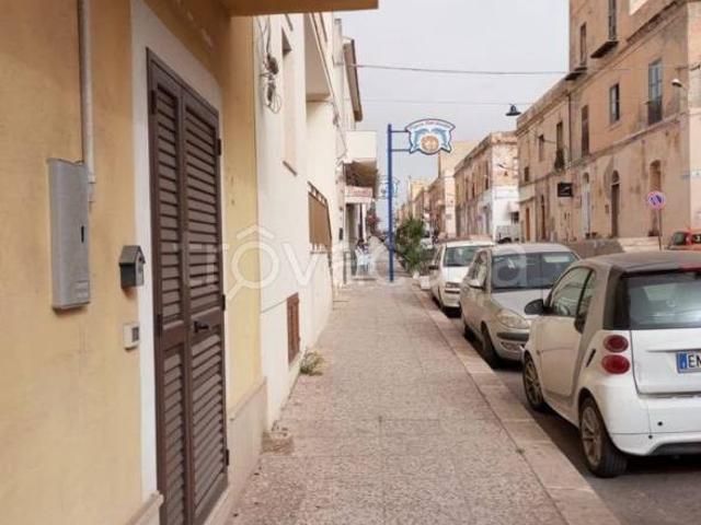 Vendesi bilocale a Lampedusa e Linosa via Roma