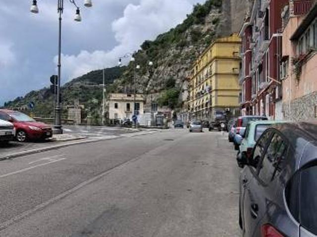 Vendesi bilocale a Salerno via Benedetto Croce, 60, Centro Storico Teatro Verdi