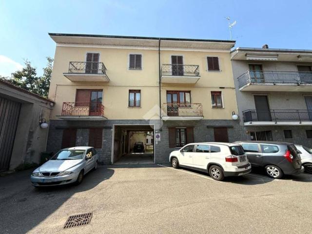 Vendesi bilocale a Trecate via Benedetto Cairoli, 5