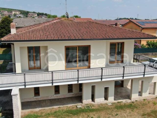 Vendesi casa indipendente a Colognola ai Colli via Montanara, 20