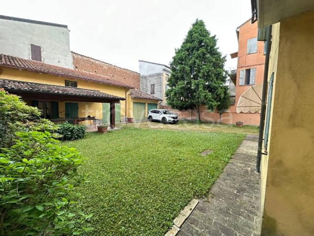 Vendesi casa indipendente a Colorno via Guglielmo du Tillot