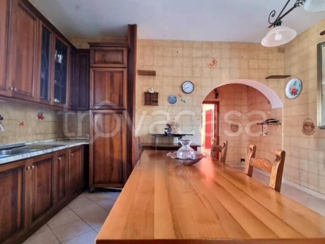 Vendesi casa indipendente a Collesalvetti, Vicarello