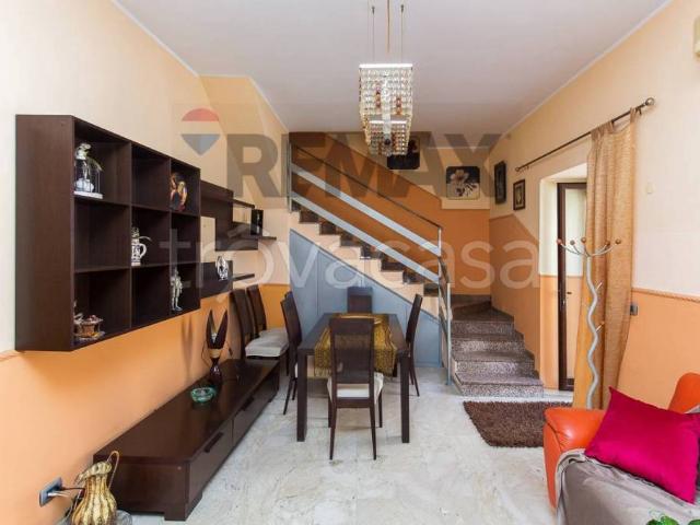 Vendesi casa indipendente a Catania via Santa Barbara, 53/57, Centro Storico