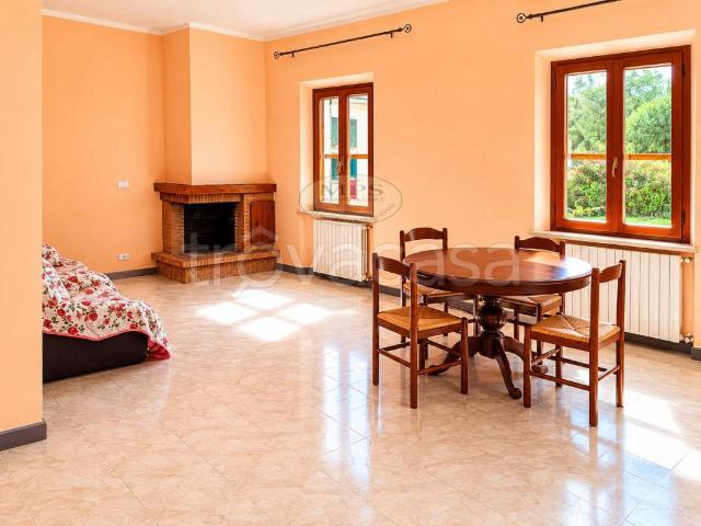 Vendesi casa indipendente a Casciana Terme Lari via Colle, 3