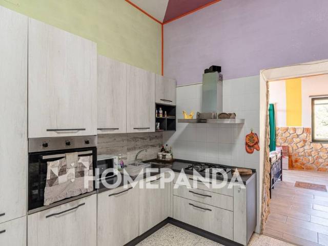 Vendesi casa indipendente a Castellammare di Stabia via Rivo Pozzano, 12