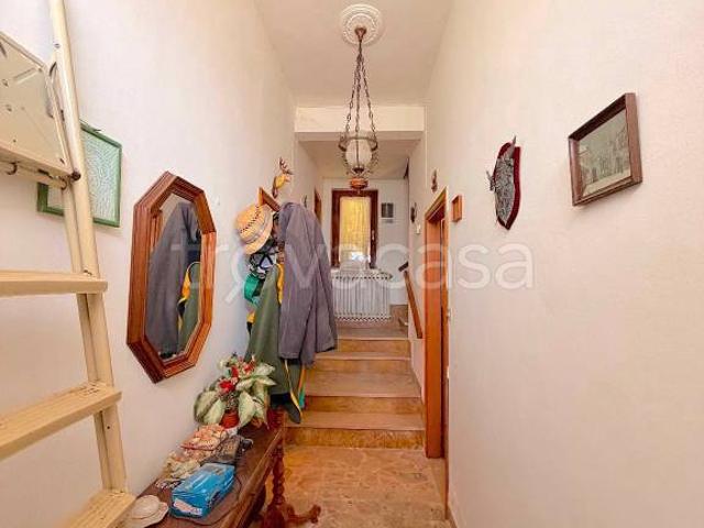Vendesi casa indipendente a Castiglione del Lago via Castagni