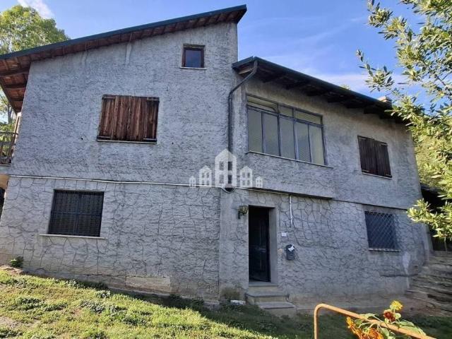 Vendesi casa indipendente a Chiesanuova via Strole, 12 a