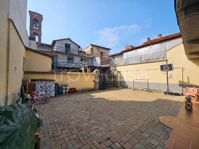 Vendesi casa indipendente a Crescentino via Tino Dappiano, 9