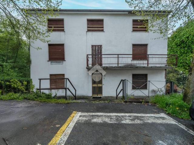 Vendesi casa indipendente a Bore via Roma, 67