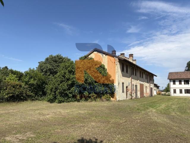 Vendesi casa indipendente a Boschi, Travacò Siccomario