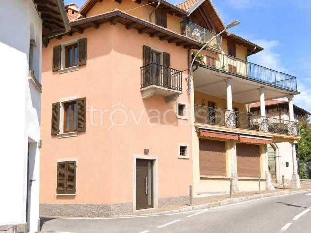 Vendesi casa indipendente a Bellagio via Frassi, 2