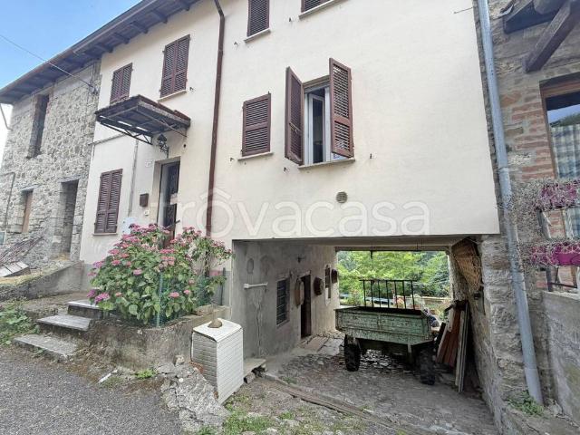 Vendesi casa indipendente a Gambaro, Ferriere