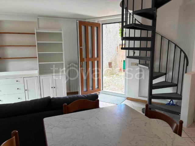 Vendesi casa indipendente a Gargnano via dei Patrioti, 51