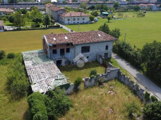 Vendesi casa indipendente a Gemona, Gemona del Friuli