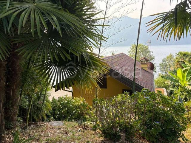 Vendesi casa indipendente a Ghiffa corso belverdere