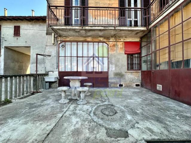 Vendesi casa indipendente a Grumello Cremonese ed Uniti
