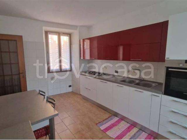 Vendesi casa indipendente a Gravellona Toce via caprera, 20