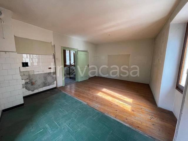 Vendesi casa indipendente a Grosio via San Giorgio, 4