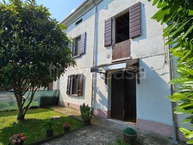 Vendesi casa indipendente a Guastalla via Luigi Gonzaga, 4A