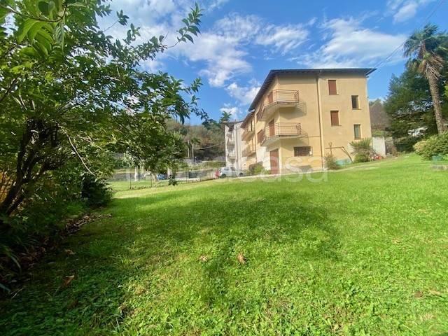 Vendesi casa indipendente a Dorio