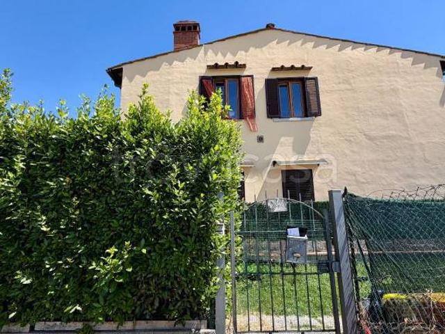 Vendesi casa indipendente a Firenze viale Pietro Nenni, Legnaia San Quirico Monticelli