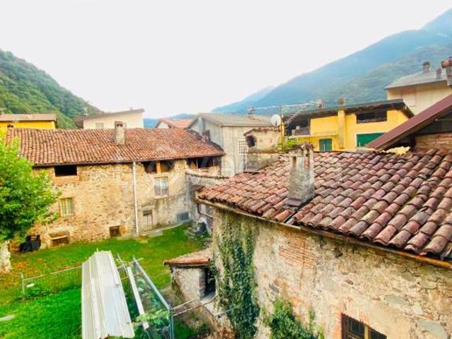 Vendesi casa indipendente a Introbio