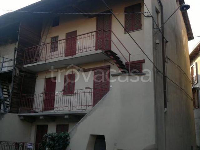 Vendesi casa indipendente a Invorio via Maggiore, 25c, Talonno
