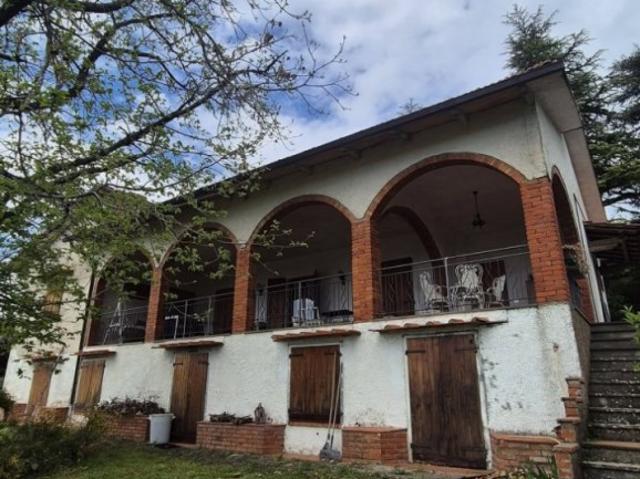 Vendesi casa indipendente a Loro Ciuffenna