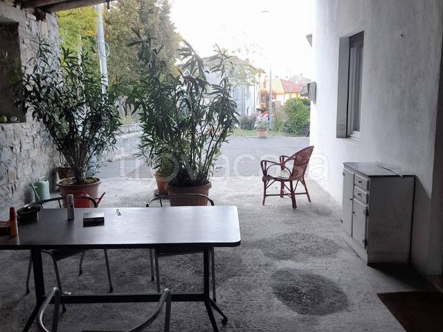 Vendesi casa indipendente a Lagrimone, Tizzano Val Parma
