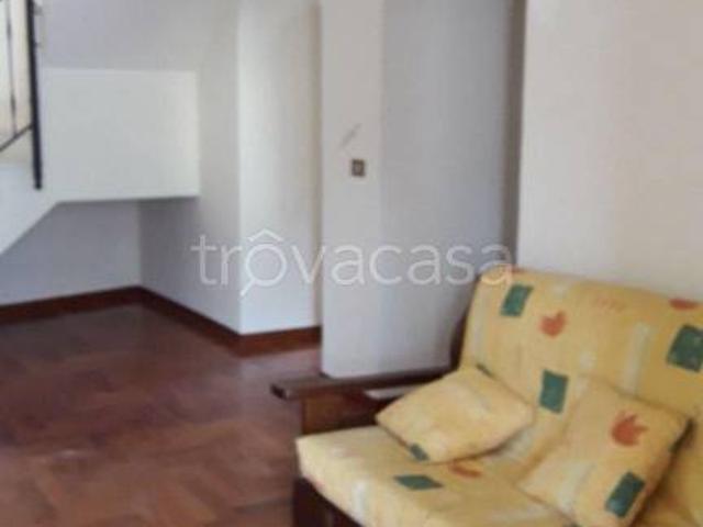 Vendesi casa indipendente a L'Aquila via del Convento, Collebrincioni Assergi