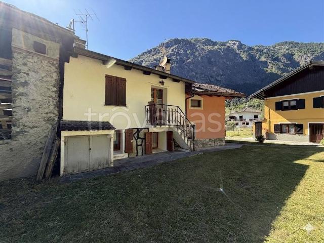 Vendesi casa indipendente a Lillaz, Antey Saint André