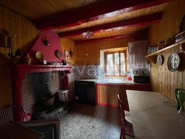 Vendesi casa indipendente a Limano, Bagni di Lucca