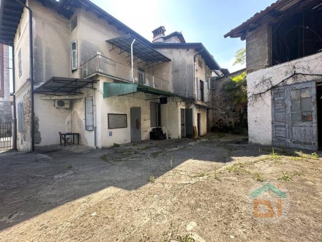 Vendesi casa indipendente a Lucinico, Gorizia