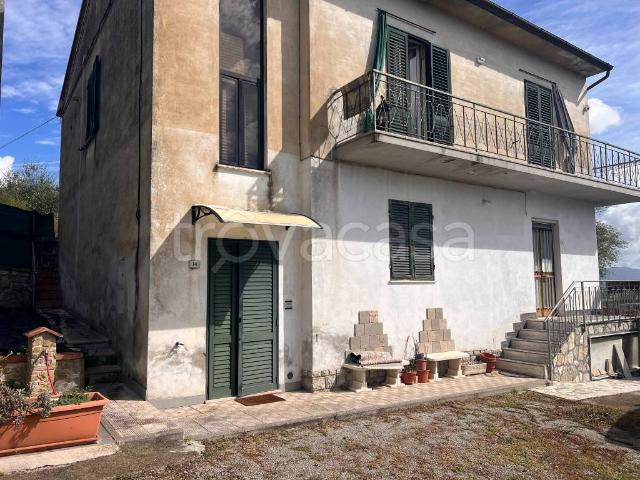Vendesi casa indipendente a Monte San Savino