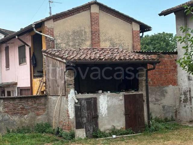 Vendesi casa indipendente a Maleo via Borgo Nuovo, 34