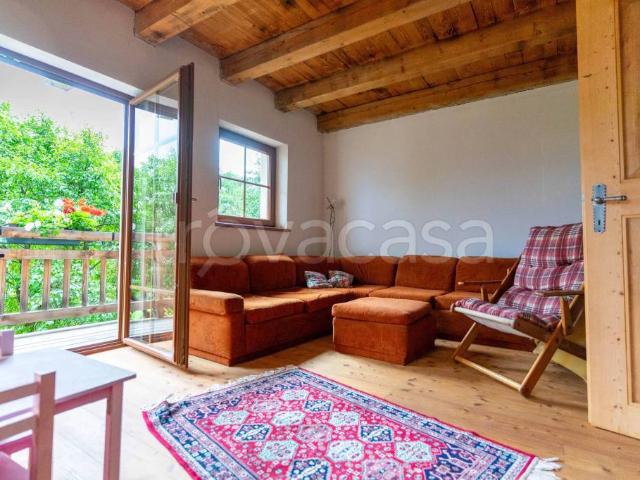 Vendesi casa indipendente a Meltina