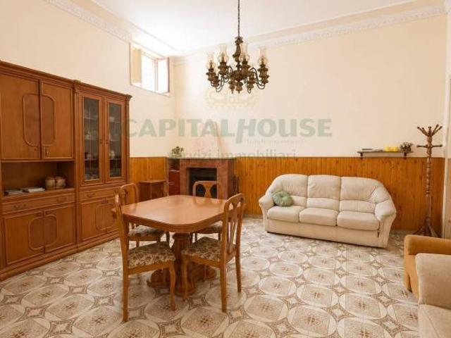 Vendesi casa indipendente a Migliano, Lauro