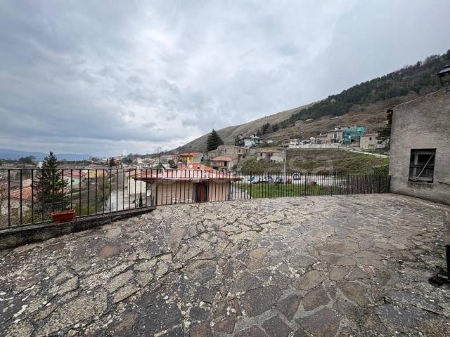 Vendesi casa indipendente a Miranda via San Sebastiano