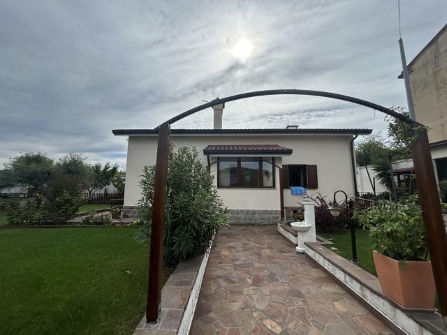 Vendesi casa indipendente a Muggia